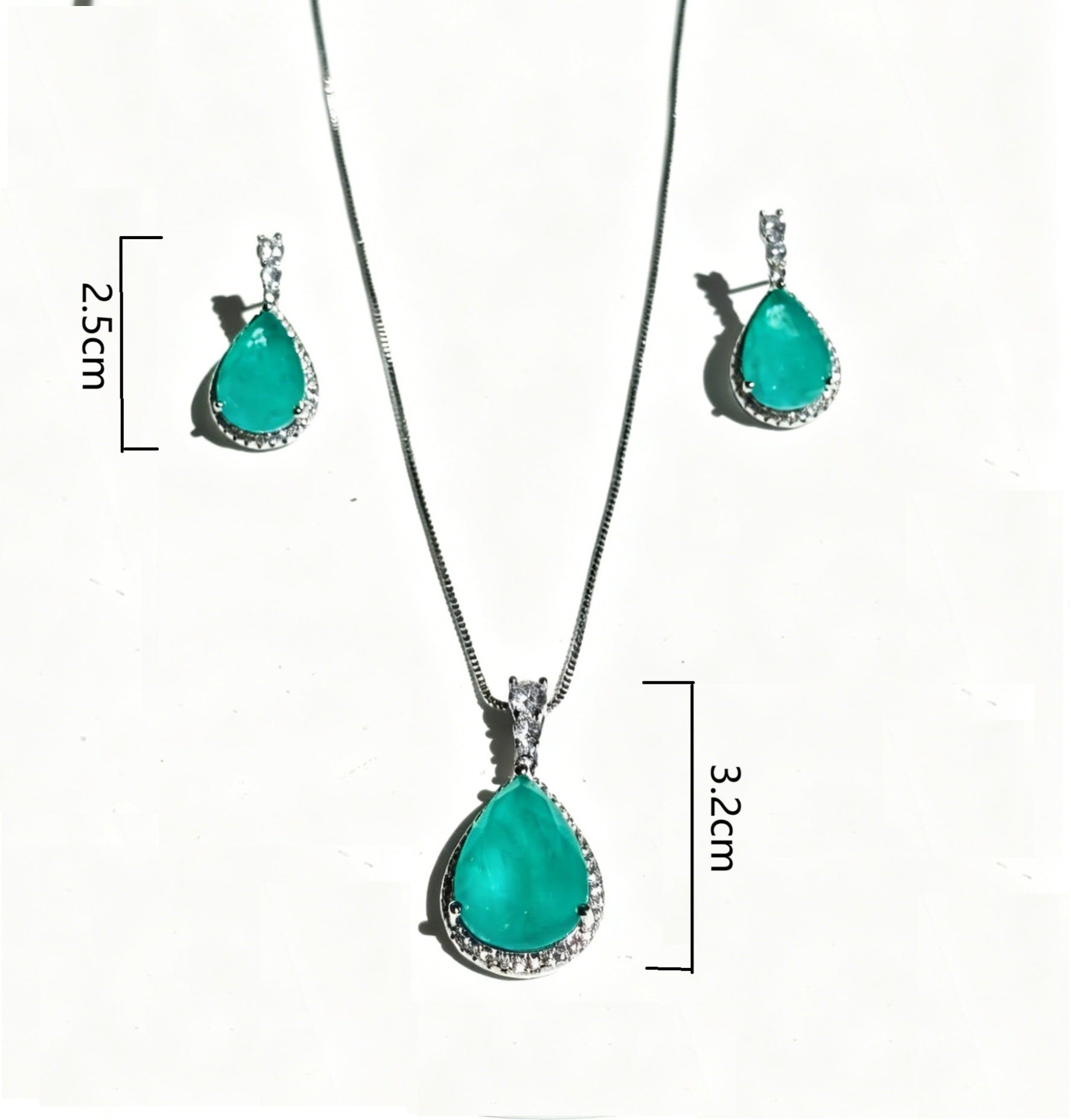 Parure de bijoux simulés Tourmaline Paraiba : collier et boucles d'oreilles, hypoallergénique