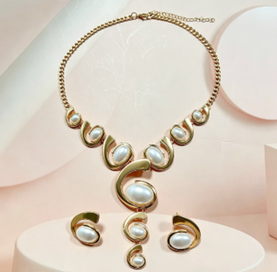 Modern Geometric Black & White Resin  Jewelry Set Gold Plated Curve Necklace Matching Stud Earrings Women Party Accessory