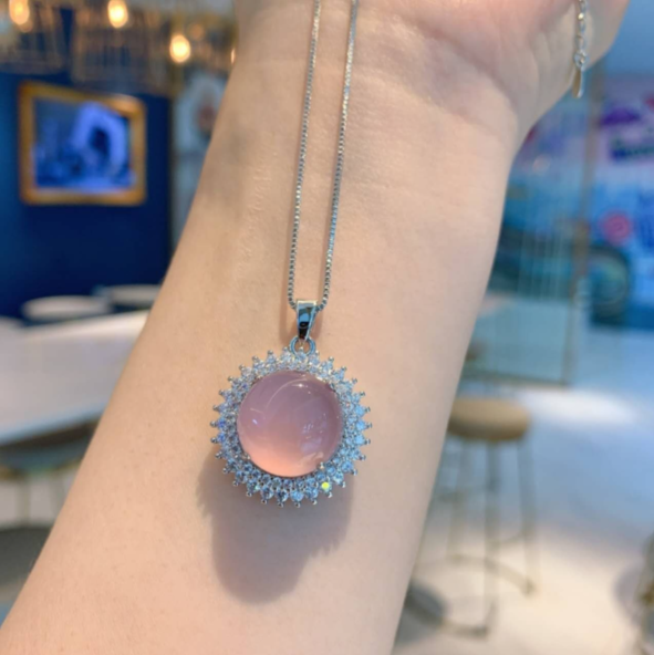 Set of necklace and ring with round pink gemstone, silver-plated zirconia