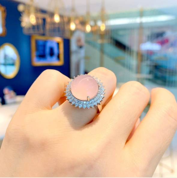 Set of necklace and ring with round pink gemstone, silver-plated zirconia