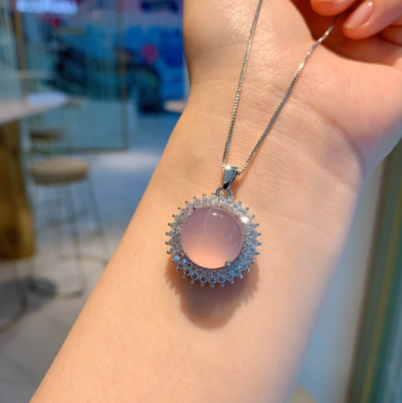 Set of necklace and ring with round pink gemstone, silver-plated zirconia
