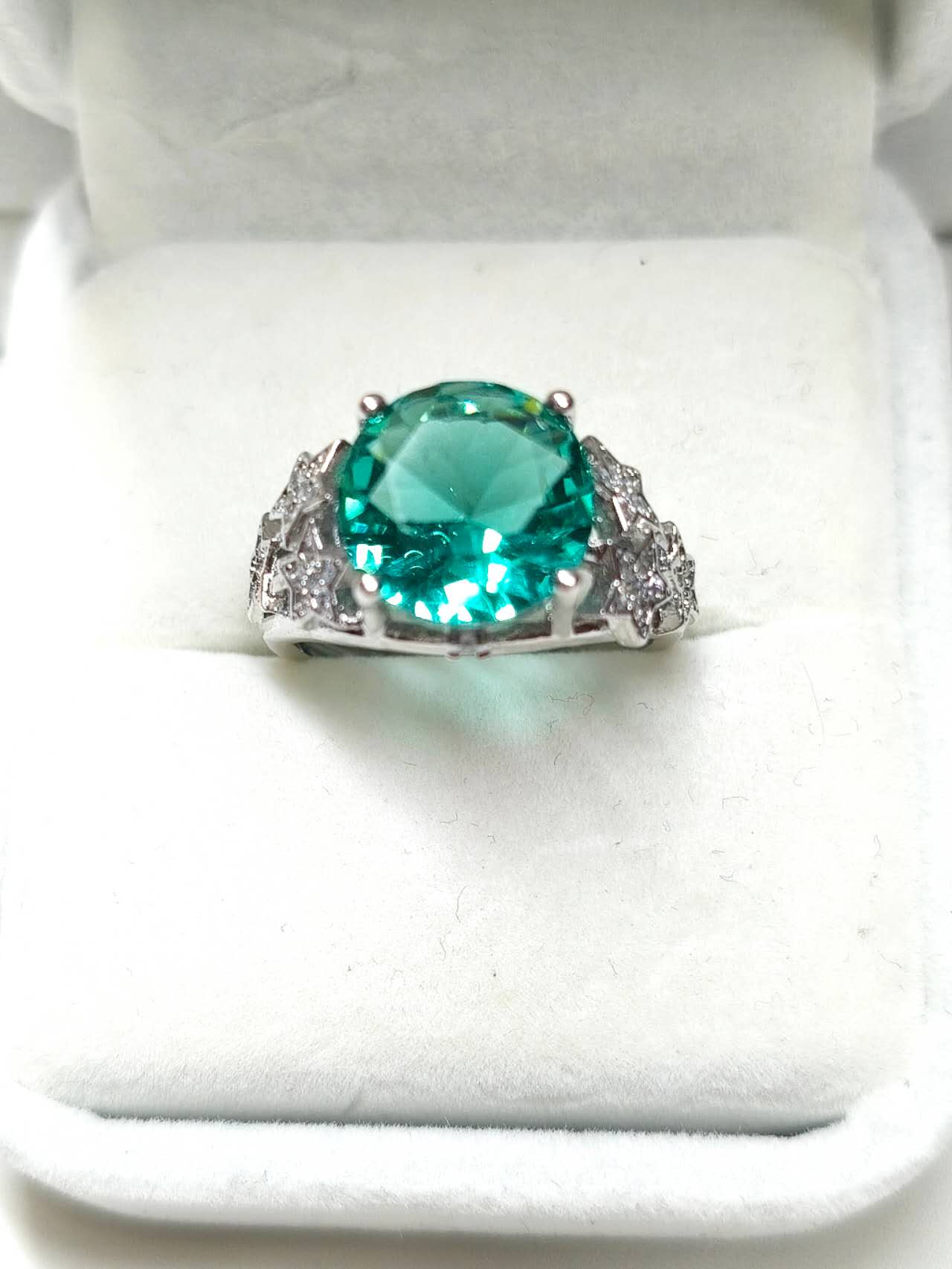 Round Emerald Green Zircon Star Open Adjustable Ring