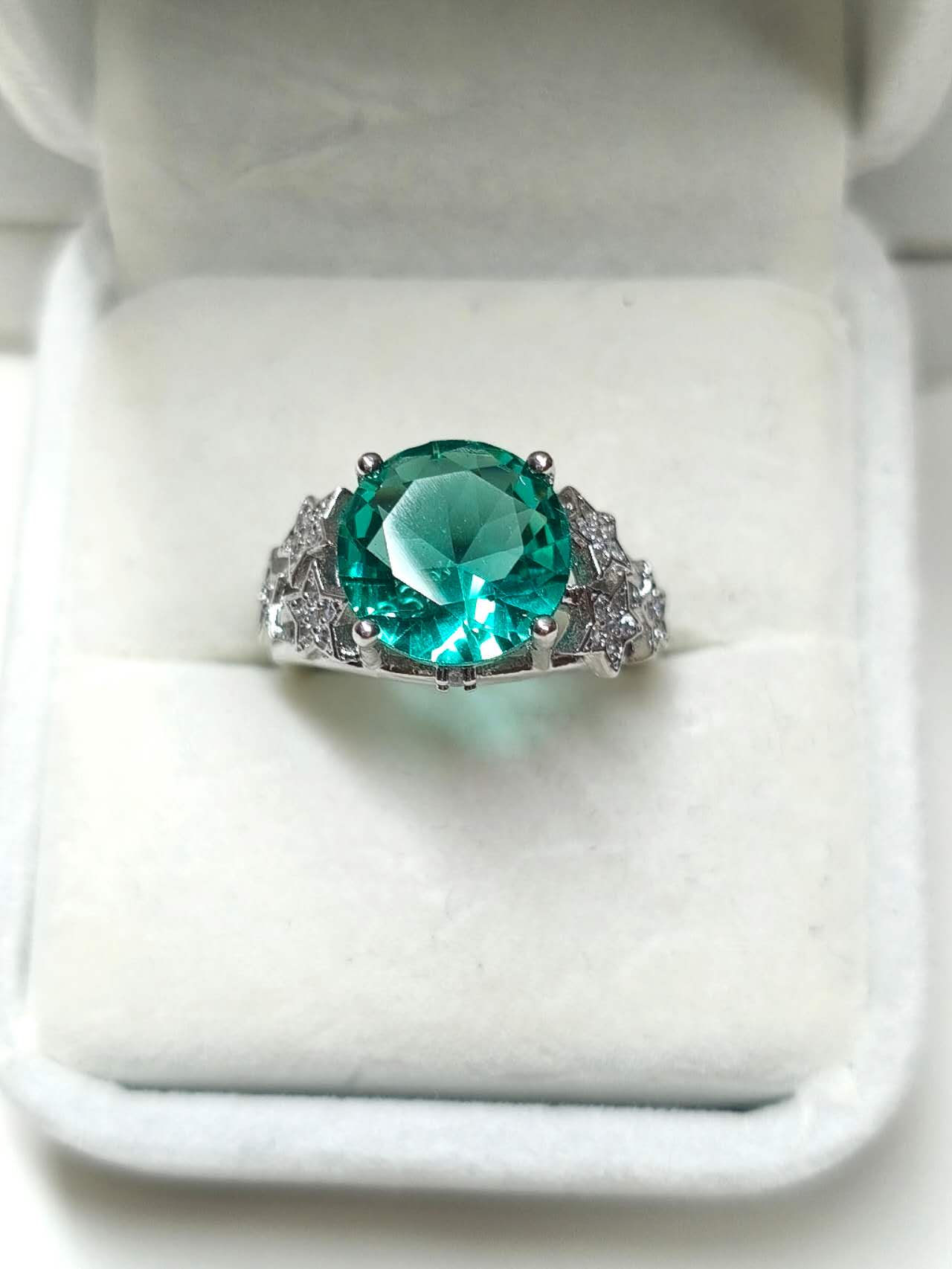Round Emerald Green Zircon Star Open Adjustable Ring