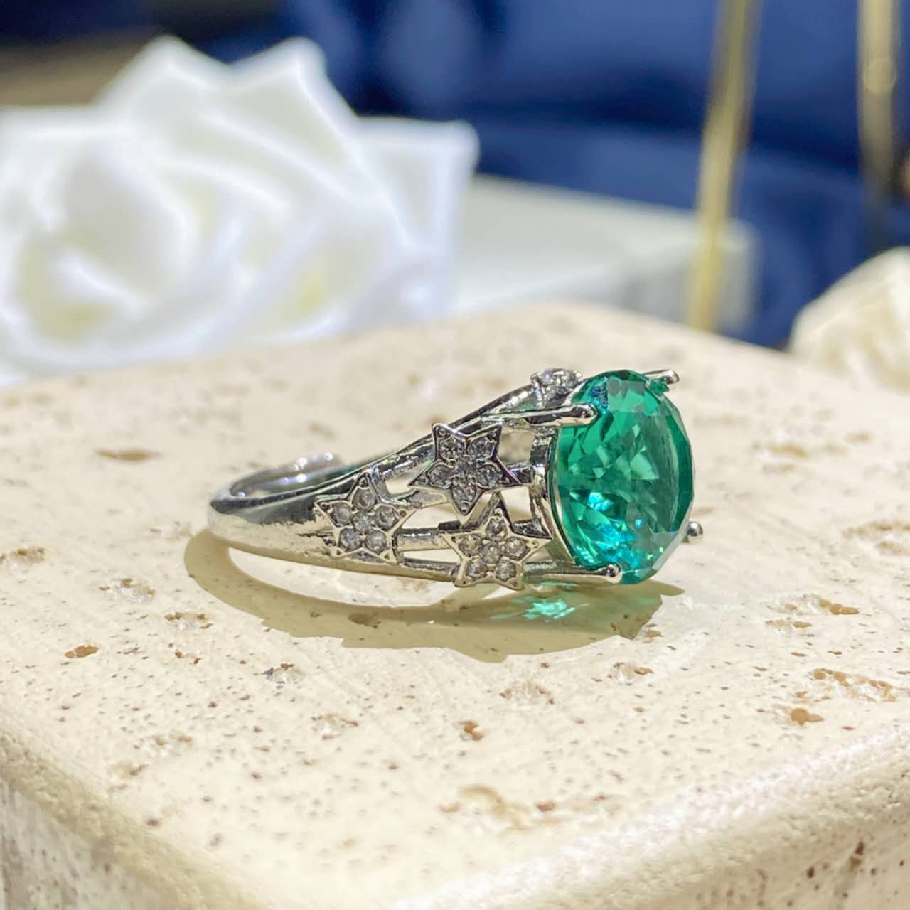 Round Emerald Green Zircon Star Open Adjustable Ring