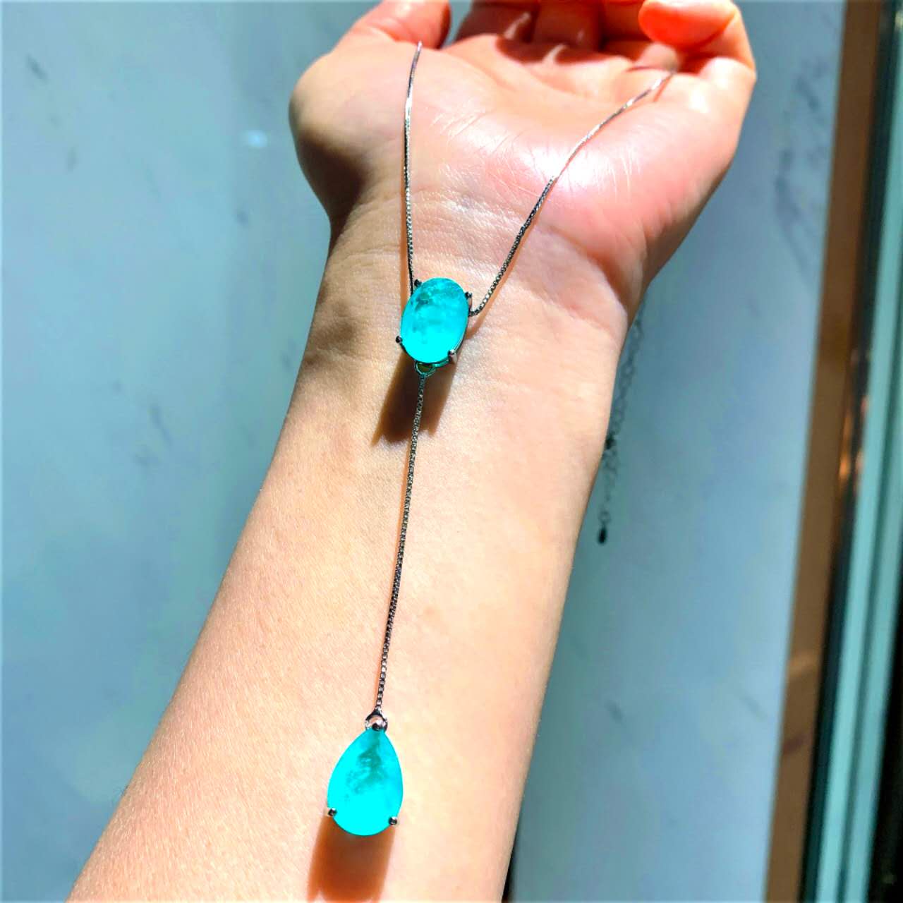 Ensemble de bijoux simulés Tourmaline Paraiba : Collier Lariat et boucles d'oreilles pendantes, hypoallergénique