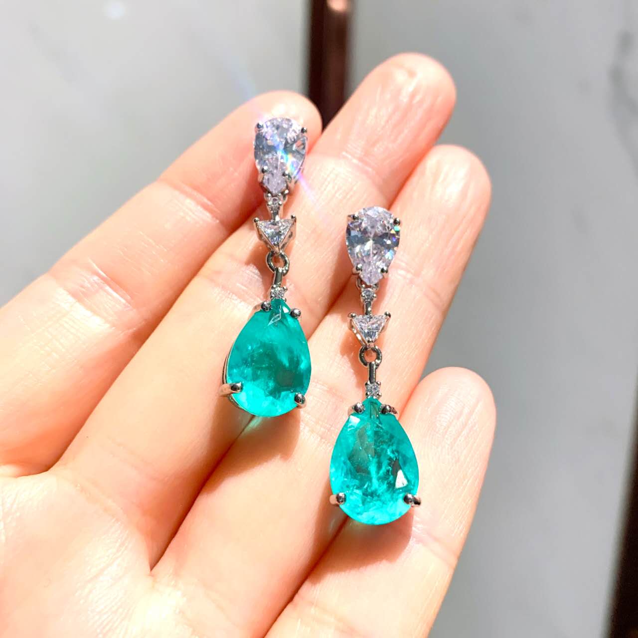 Ensemble de bijoux simulés Tourmaline Paraiba : Collier Lariat et boucles d'oreilles pendantes, hypoallergénique