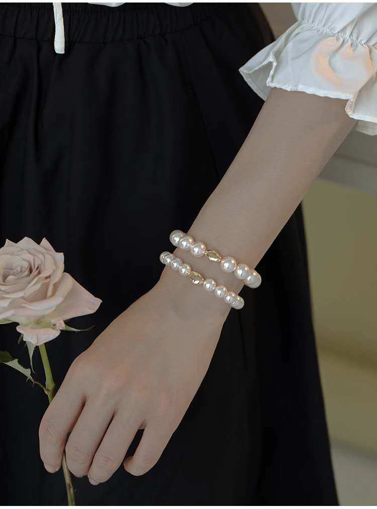 Natural Freshwater Pearl Beaded Bracelet with Gold Accent(10mm)