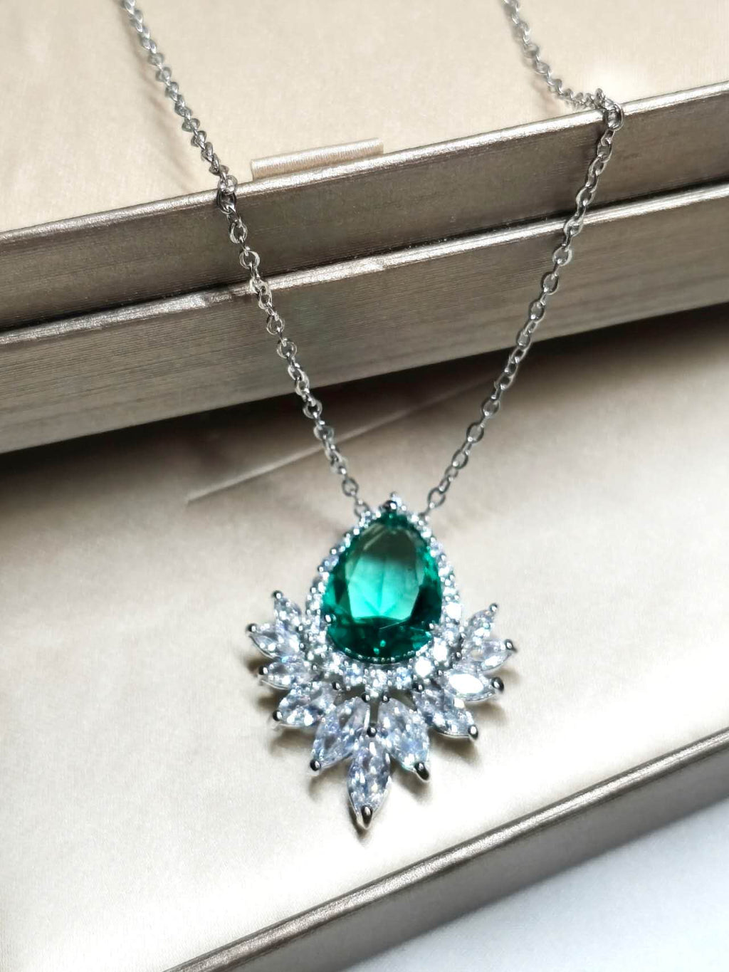Pearl Cut Emerald Green Cubic Zircon Pendant Necklace Stainless Steel Chain