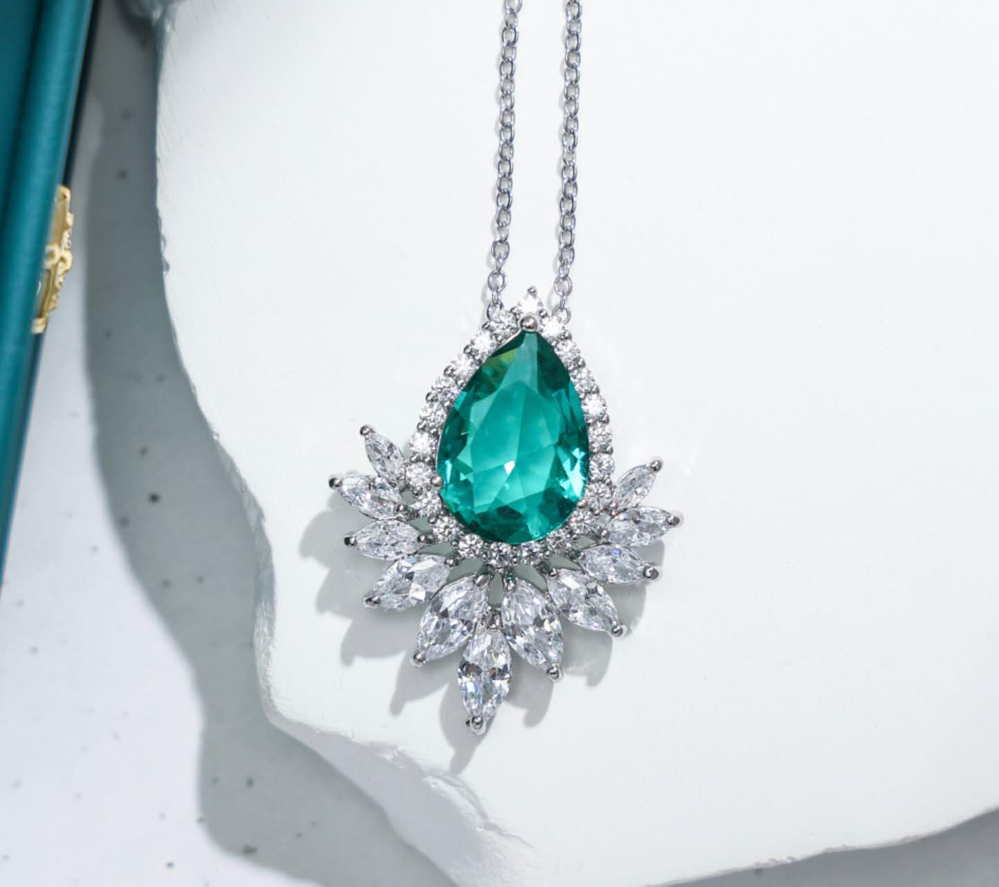 Pearl Cut Emerald Green Cubic Zircon Pendant Necklace Stainless Steel Chain