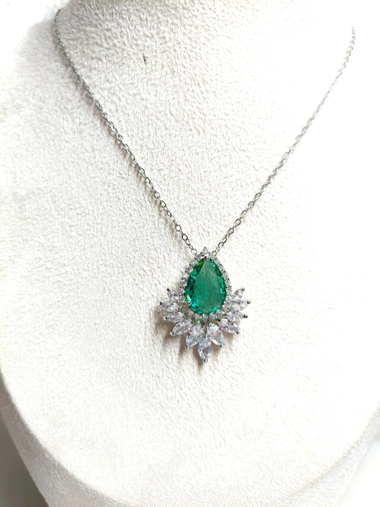 Pearl Cut Emerald Green Cubic Zircon Pendant Necklace Stainless Steel Chain