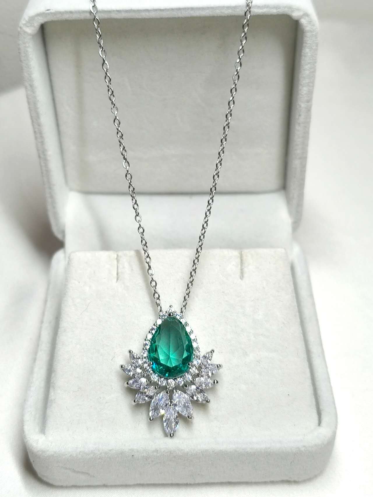 Pearl Cut Emerald Green Cubic Zircon Pendant Necklace Stainless Steel Chain