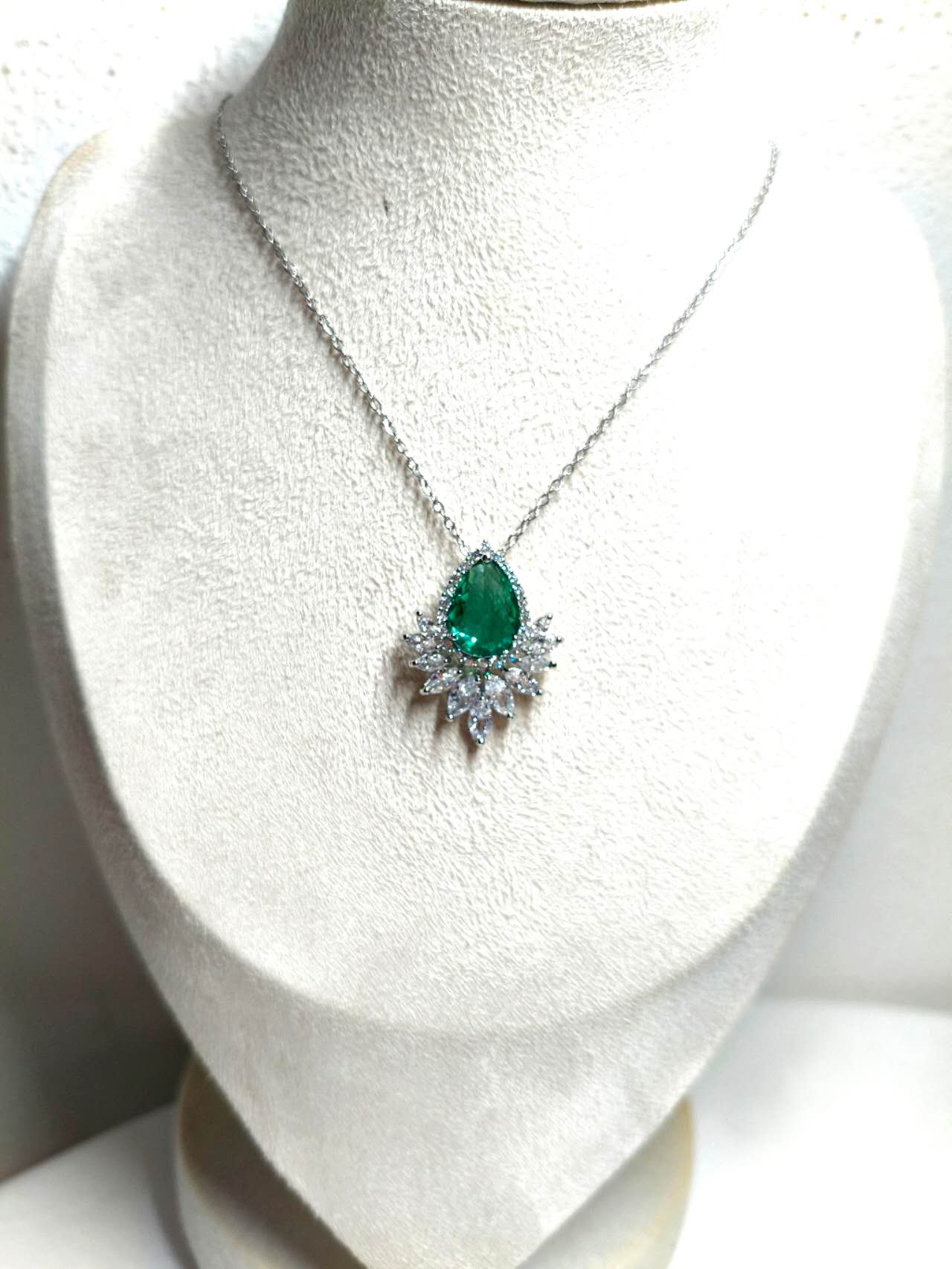 Pearl Cut Emerald Green Cubic Zircon Pendant Necklace Stainless Steel Chain