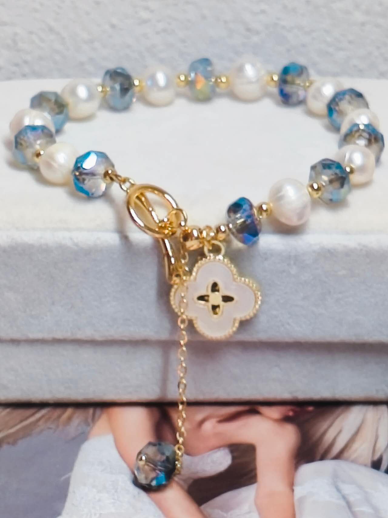 Four Leaf Clover Charm Bracelet Natural Freshwater Pearl Blue Faceted Crystal Beaded OT Clasp