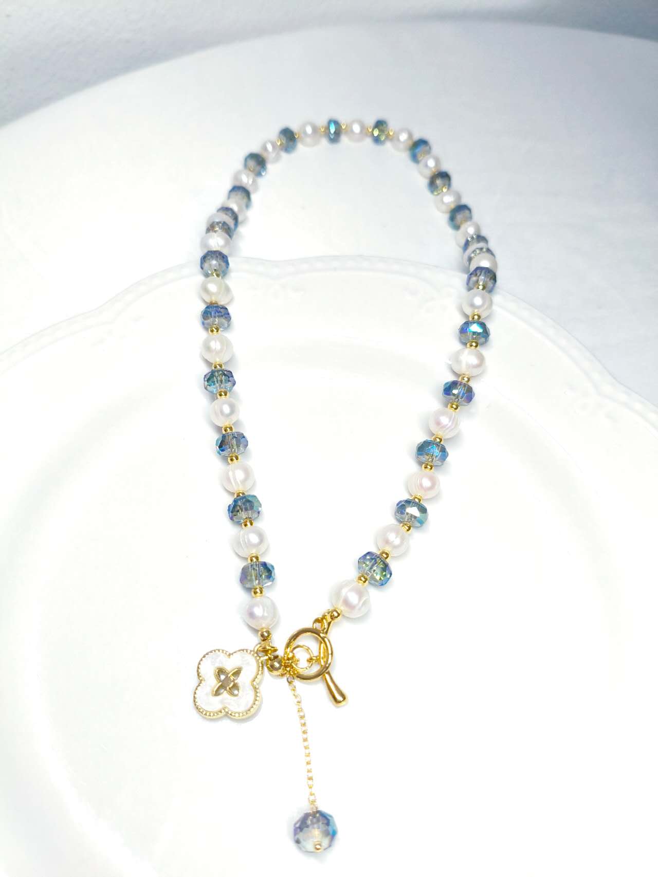 Lucky Four Leaf Clover Pendant Necklace Natural Freshwater Pearl AB Blue Faceted Crystal Beaded OT Clasp Choker