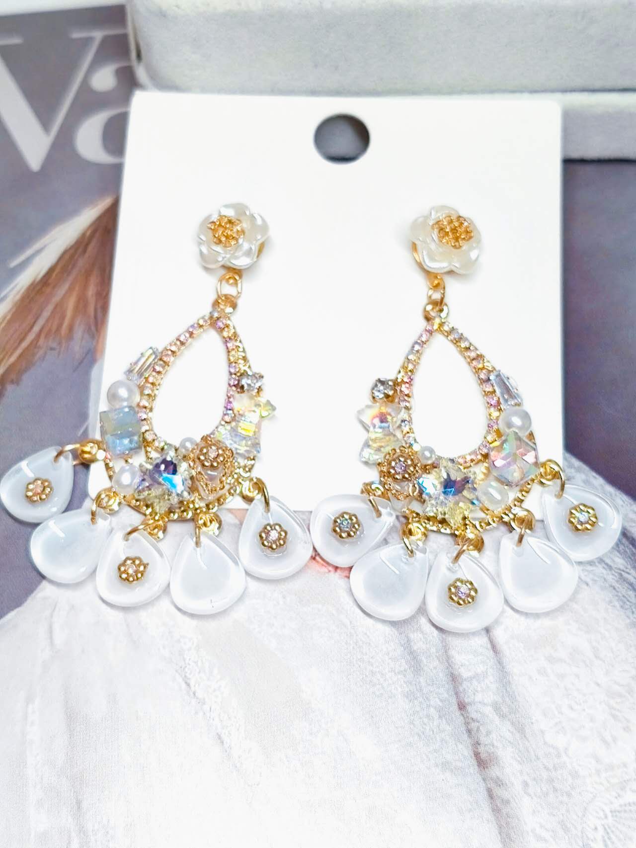 Hypoallergenic White Floral Teardrop Acrylic Crystal Tassel Dangle Earrings Rhinestone