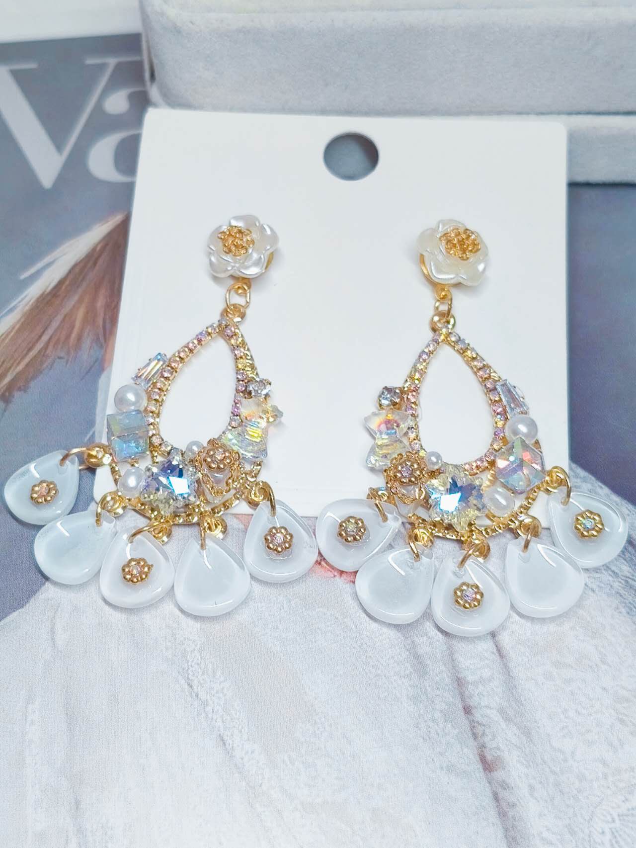 Hypoallergenic White Floral Teardrop Acrylic Crystal Tassel Dangle Earrings Rhinestone
