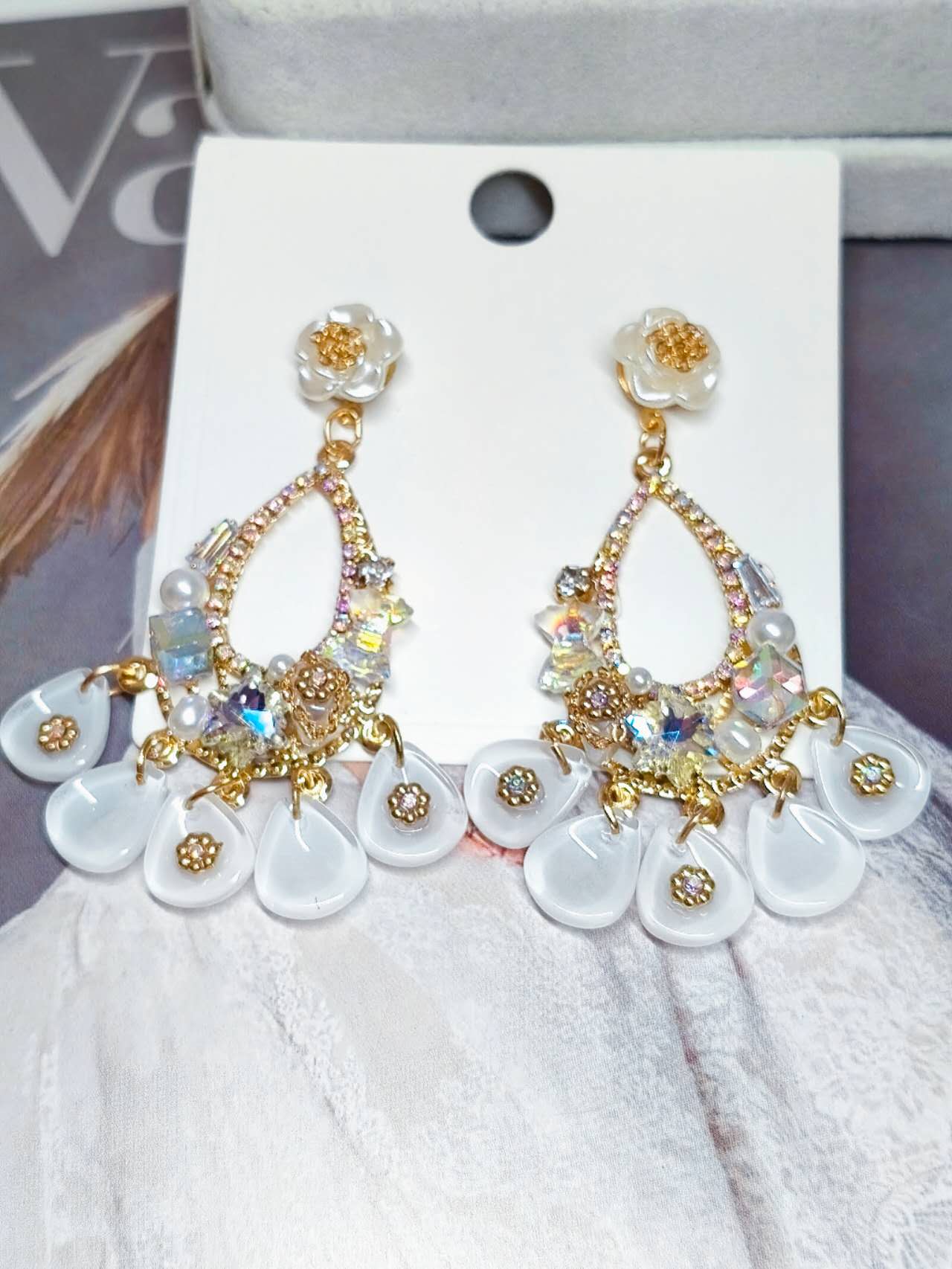 Hypoallergenic White Floral Teardrop Acrylic Crystal Tassel Dangle Earrings Rhinestone