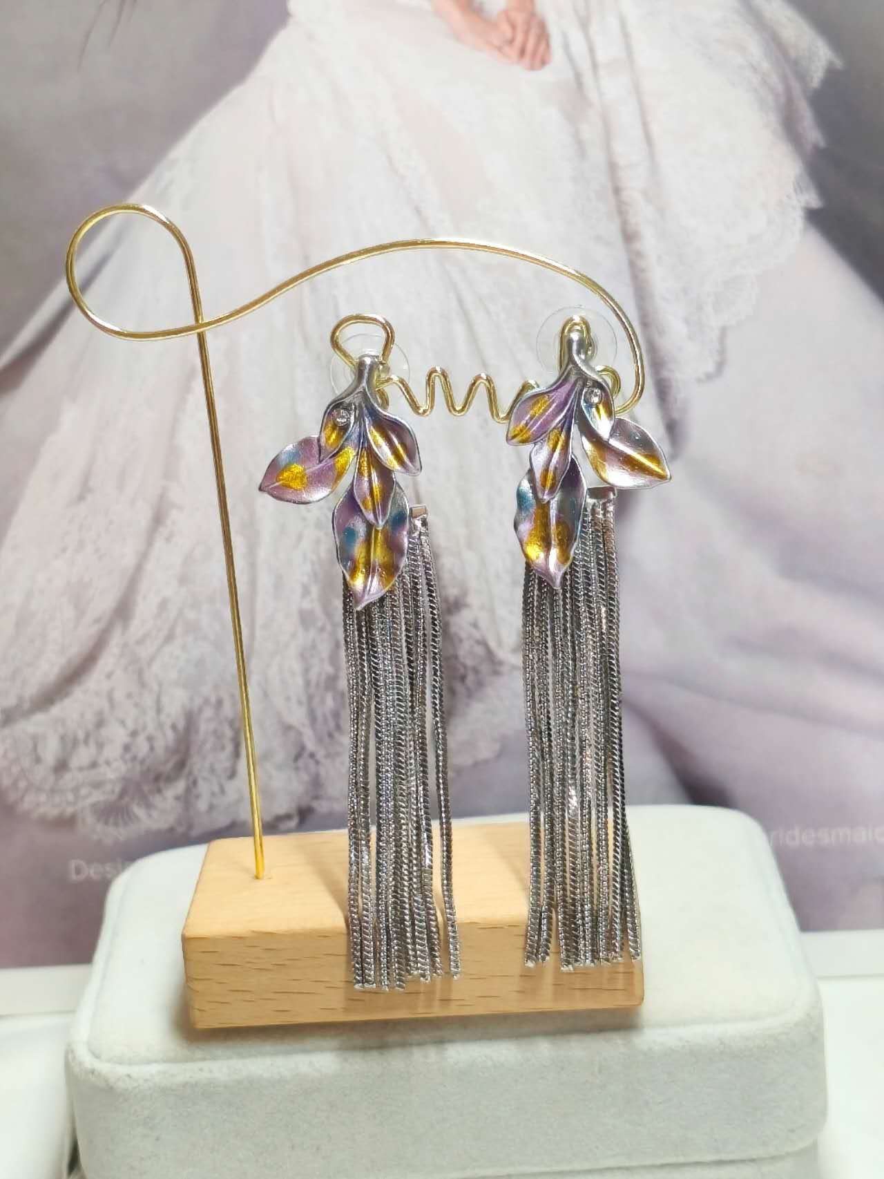 Hypoallergenic Enamel Leaf Tassel Dangle Earrings Iridescent Painted Long Chain Fringe Drop