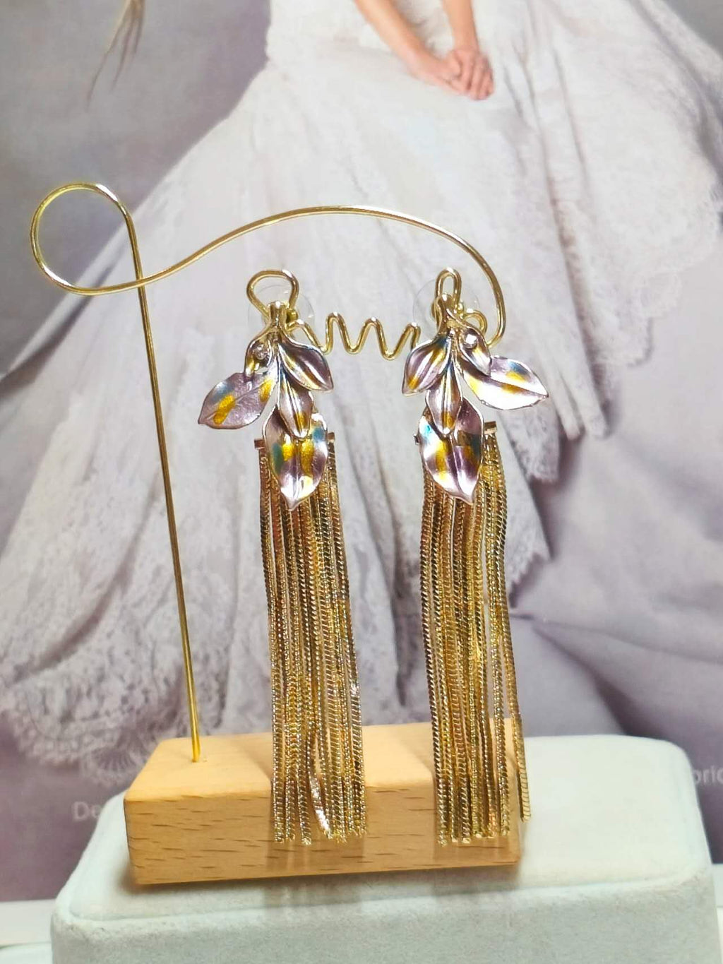 Hypoallergenic Enamel Leaf Tassel Dangle Earrings Iridescent Painted Long Chain Fringe Drop