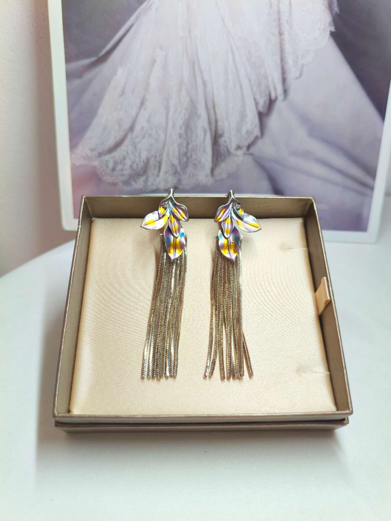 Hypoallergenic Enamel Leaf Tassel Dangle Earrings Iridescent Painted Long Chain Fringe Drop