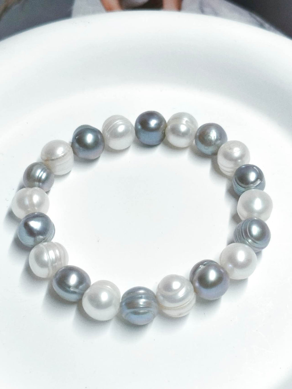 10mm White Grey Mixed Natural Freshwater Pearl Beaded Stretch Bracelet High Luster Round Baroque Pearl