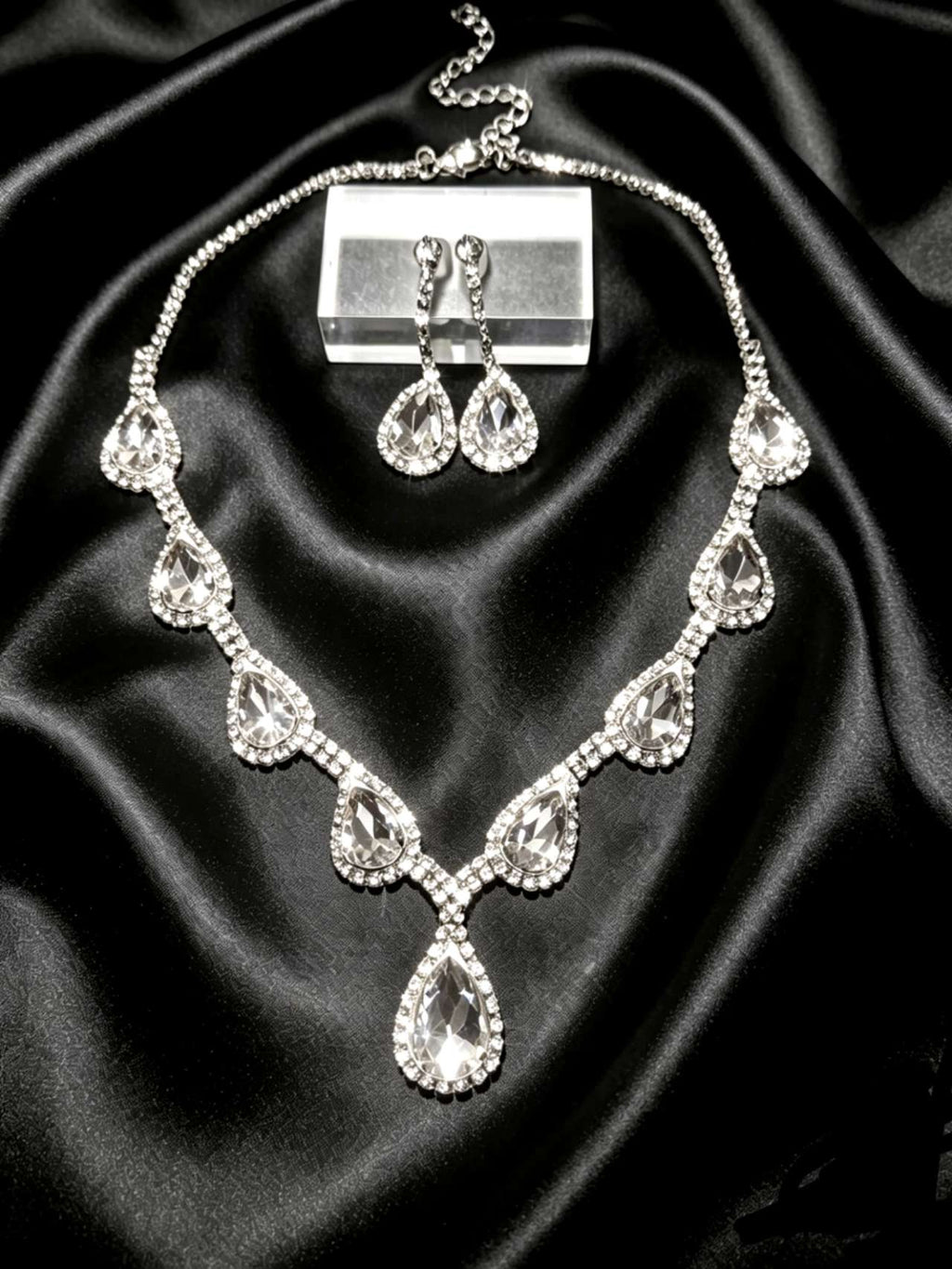 2Pcs Teardrop Clear Cubic Zirconia Jewelry Set Hypoallergenic Necklace Dangle Drop Earrings