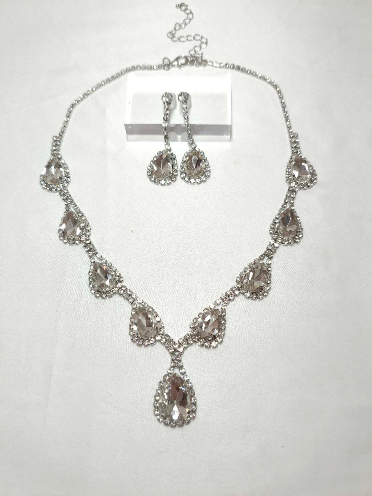 2Pcs Teardrop Clear Cubic Zirconia Jewelry Set Hypoallergenic Necklace Dangle Drop Earrings