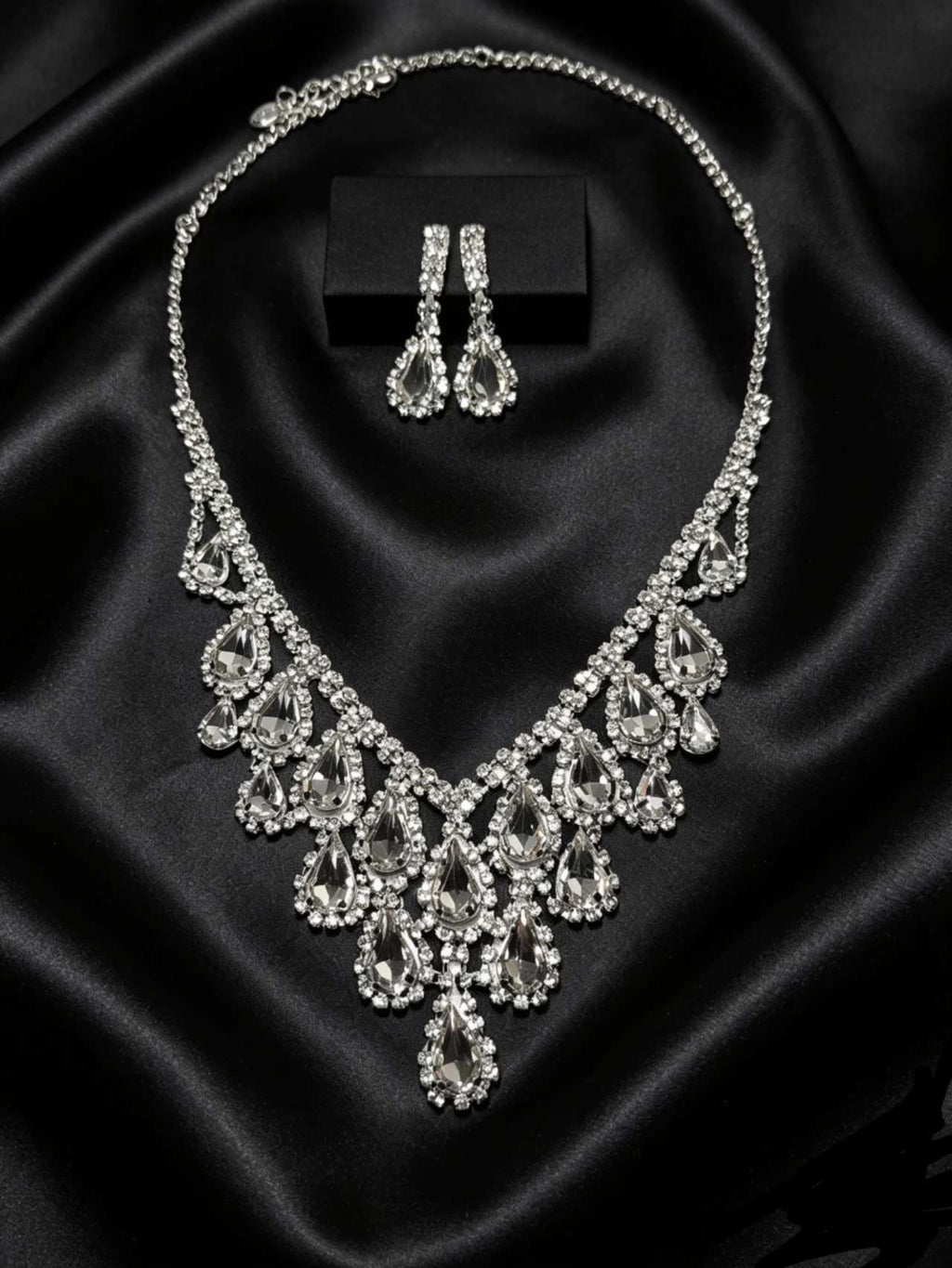 2Pcs Teardrop Crystal Rhinestone Jewelry Set Necklace Earrings Silver Plated