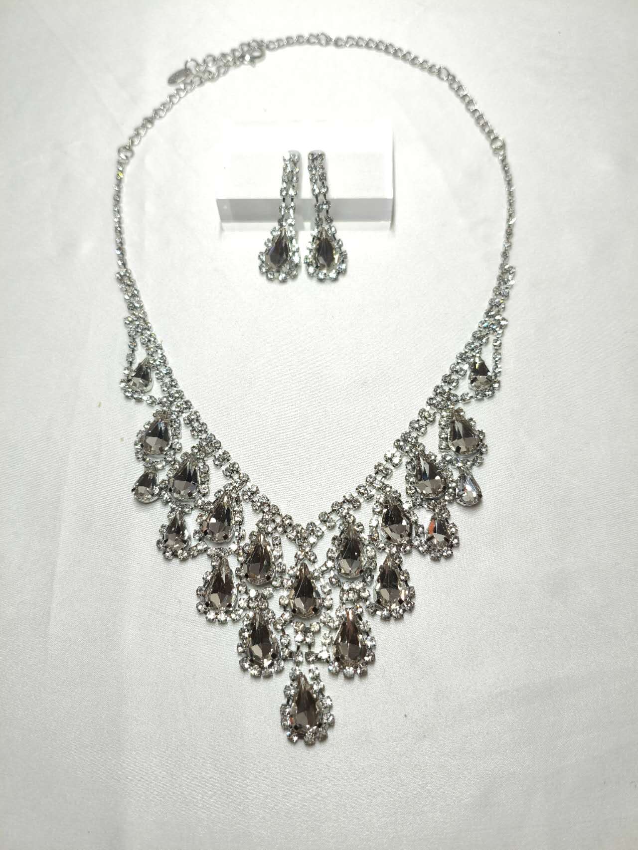 2Pcs Teardrop Crystal Rhinestone Jewelry Set Necklace Earrings Silver Plated
