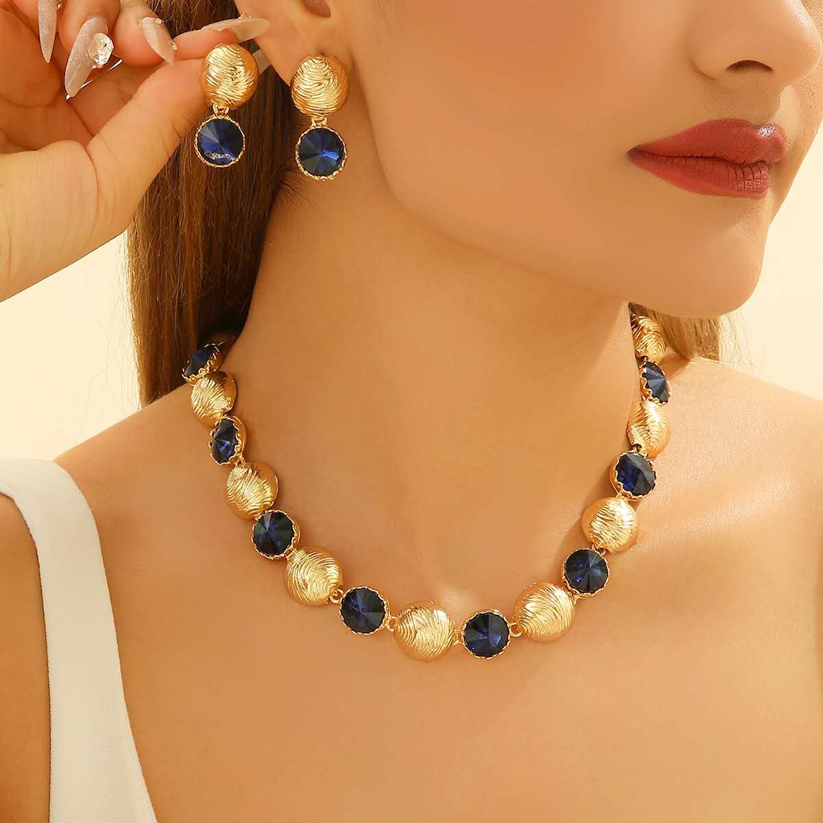 2Pcs Vintage Blue Sapphire Color Crystal Jewelry Set Necklace Earrings Gold Plated Hypoallergenic Set