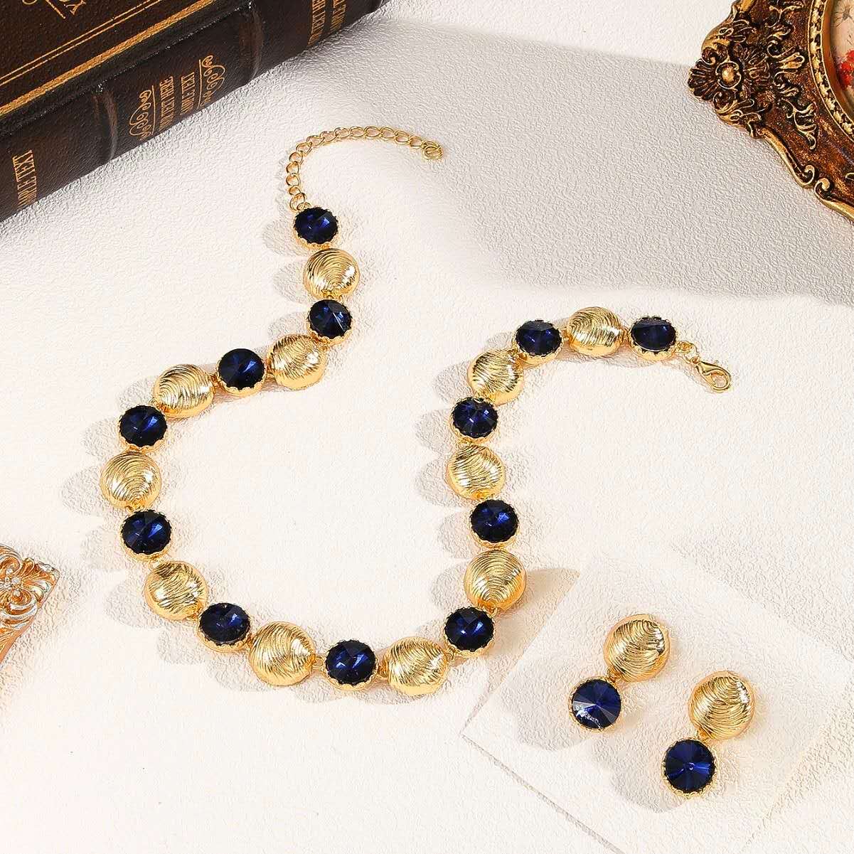 2Pcs Vintage Blue Sapphire Color Crystal Jewelry Set Necklace Earrings Gold Plated Hypoallergenic Set