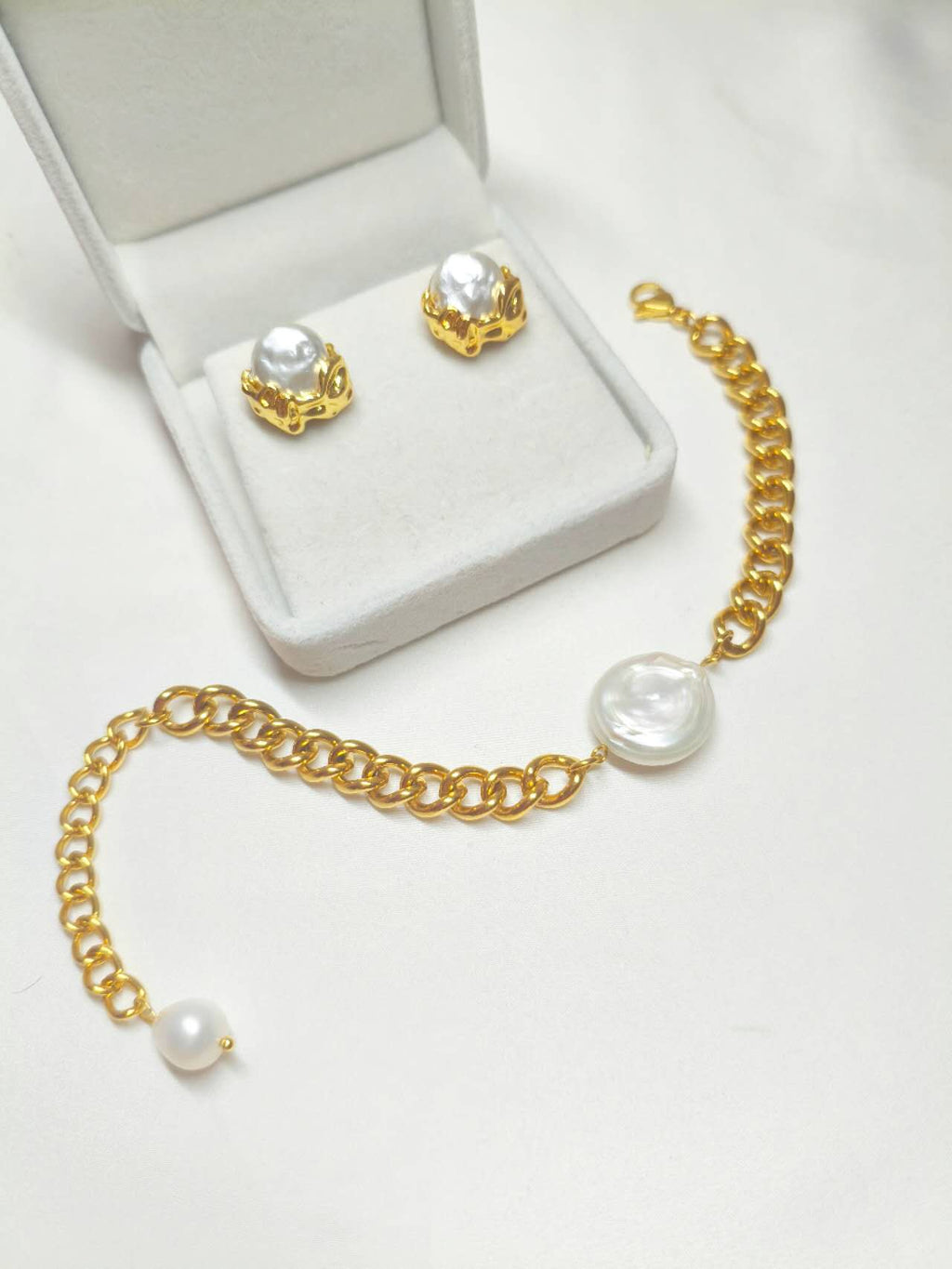 2Pcs Stainless Steel Baroque Pearl Jewelry Set, Gold Plated Bracelet & Stud Earrings