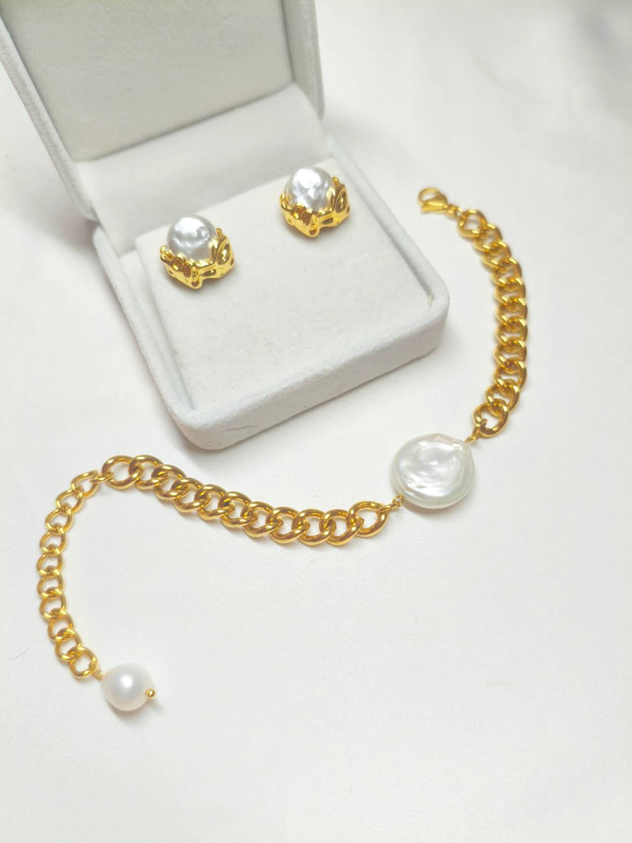 2Pcs Stainless Steel Baroque Pearl Jewelry Set, Gold Plated Bracelet & Stud Earrings