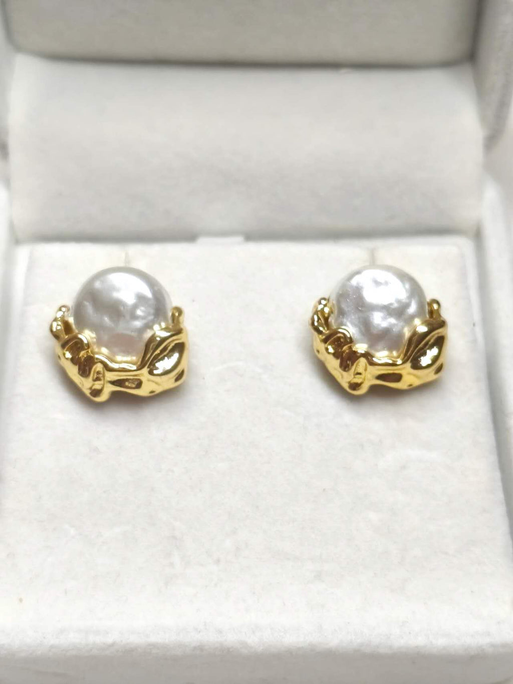 2Pcs Stainless Steel Baroque Pearl Jewelry Set, Gold Plated Bracelet & Stud Earrings