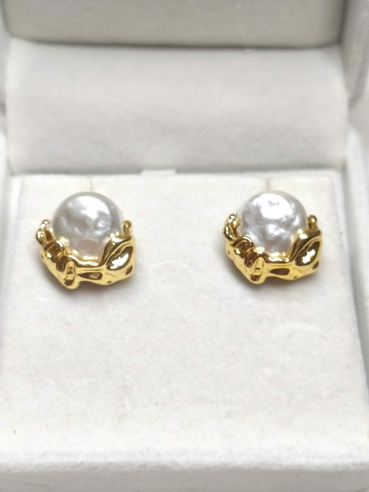 2Pcs Stainless Steel Baroque Pearl Jewelry Set, Gold Plated Bracelet & Stud Earrings