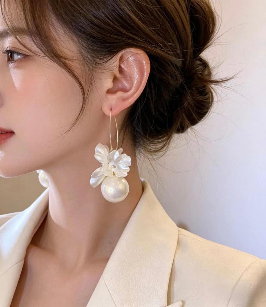 8cm French White Flower Pearl Drop Earrings, 2cm Large Round Pearl Gold Wire Hook Dangle Earrings Hypoallergenic Bridal Wedding Bohemian Jewelry