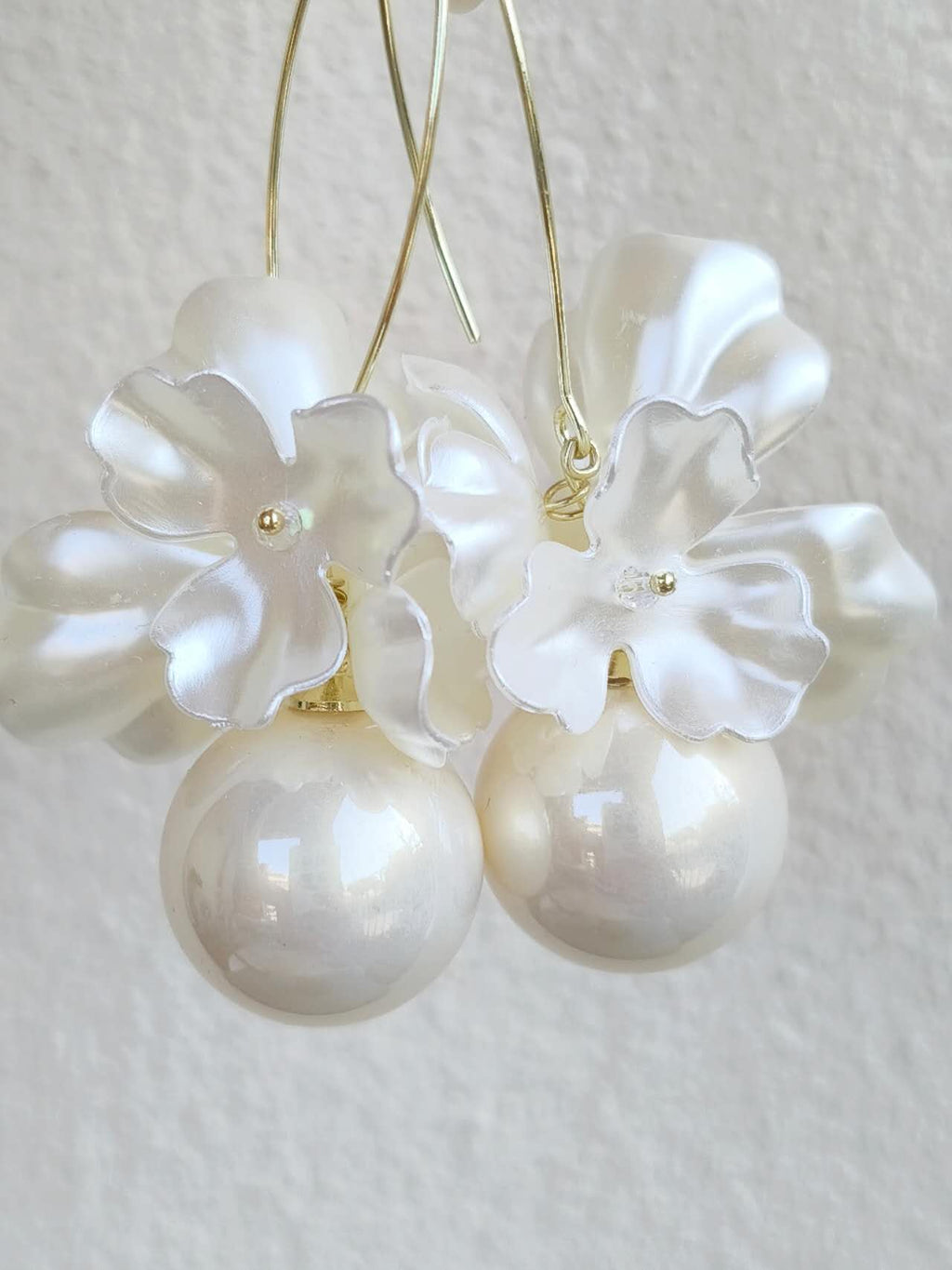 8cm French White Flower Pearl Drop Earrings, 2cm Large Round Pearl Gold Wire Hook Dangle Earrings Hypoallergenic Bridal Wedding Bohemian Jewelry