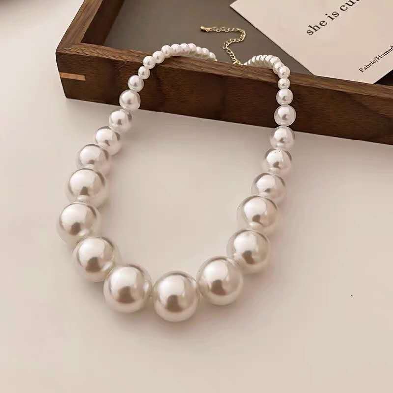 Jewellery set of 4 PCS with necklace, earrings, bracelet and ring