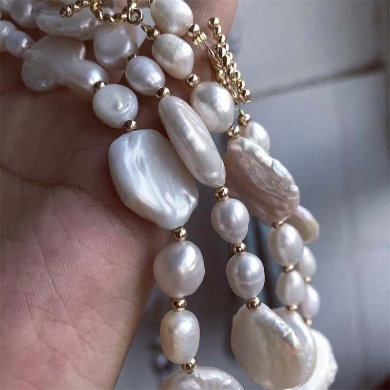 Necklace of natural baroque pearls and natural freshwater pearls