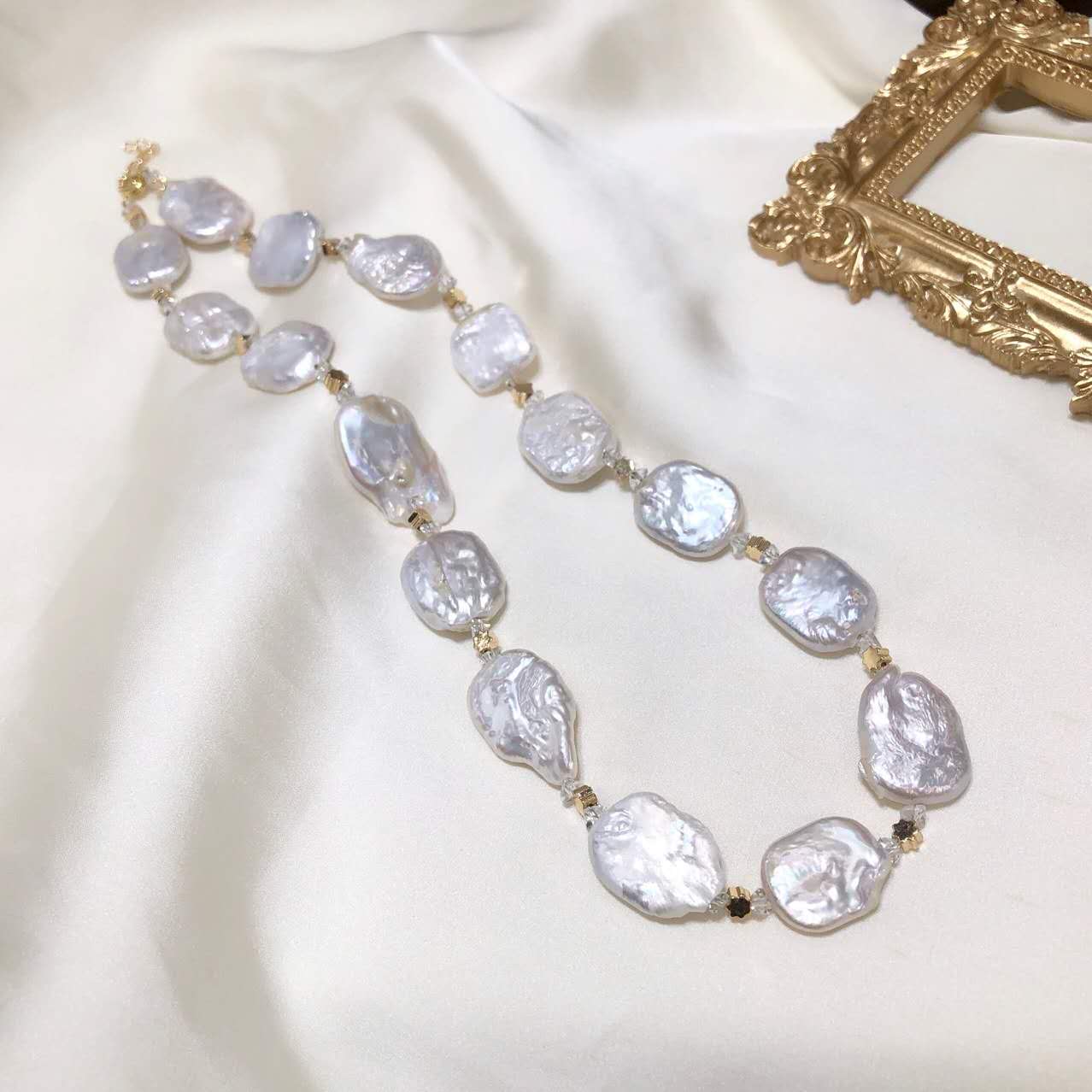Necklace of natural baroque pearls