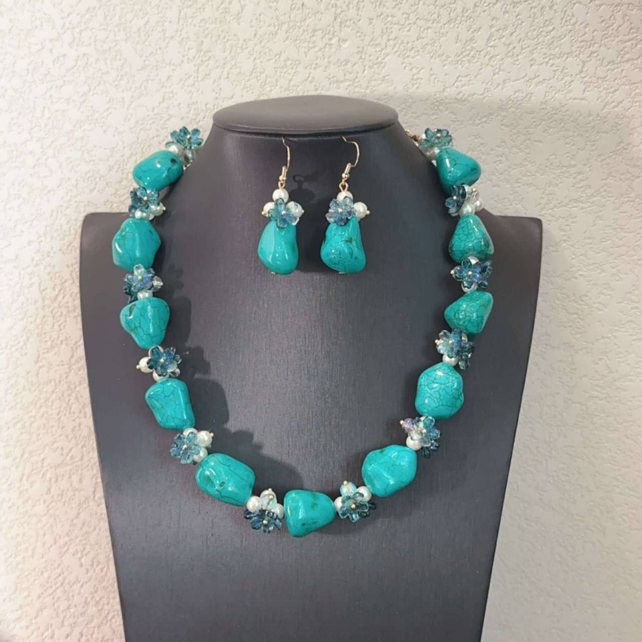 Natural Turquoise Beaded  and Natural Pearl Blue set 2 PCS