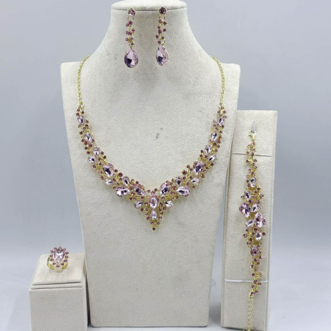Fashionable set with zirconia and rhinestones, 4 PCS