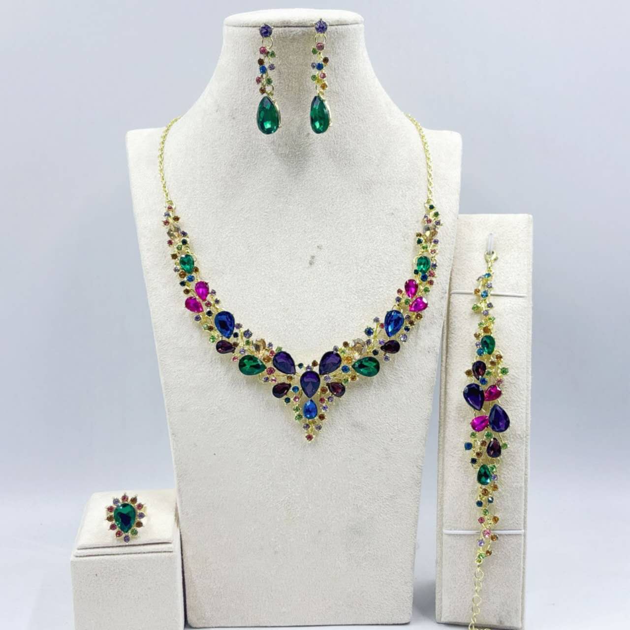 Fashionable set with zirconia and rhinestones, 4 PCS