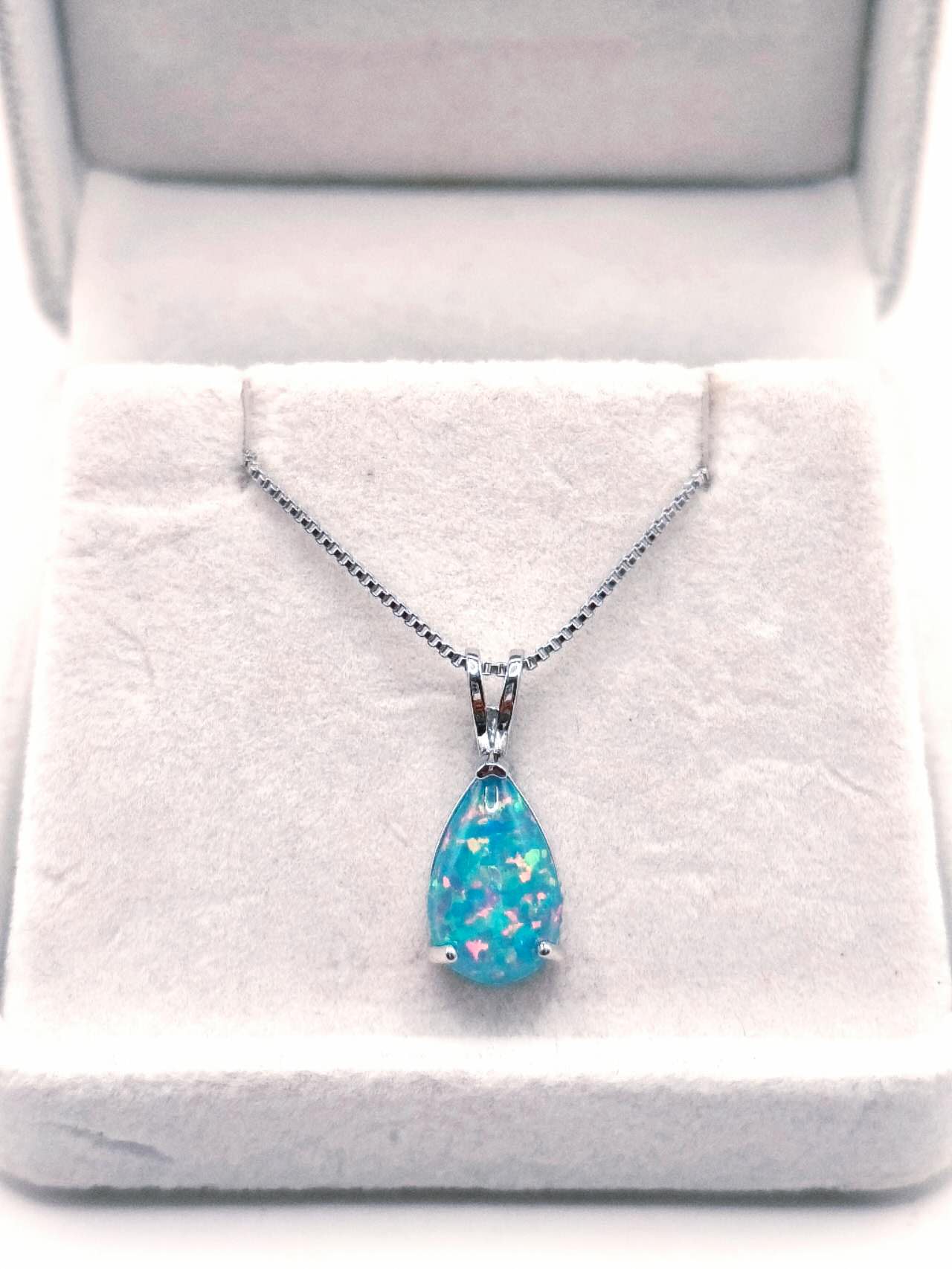 18K white gold plated teardrop-shaped opal necklace