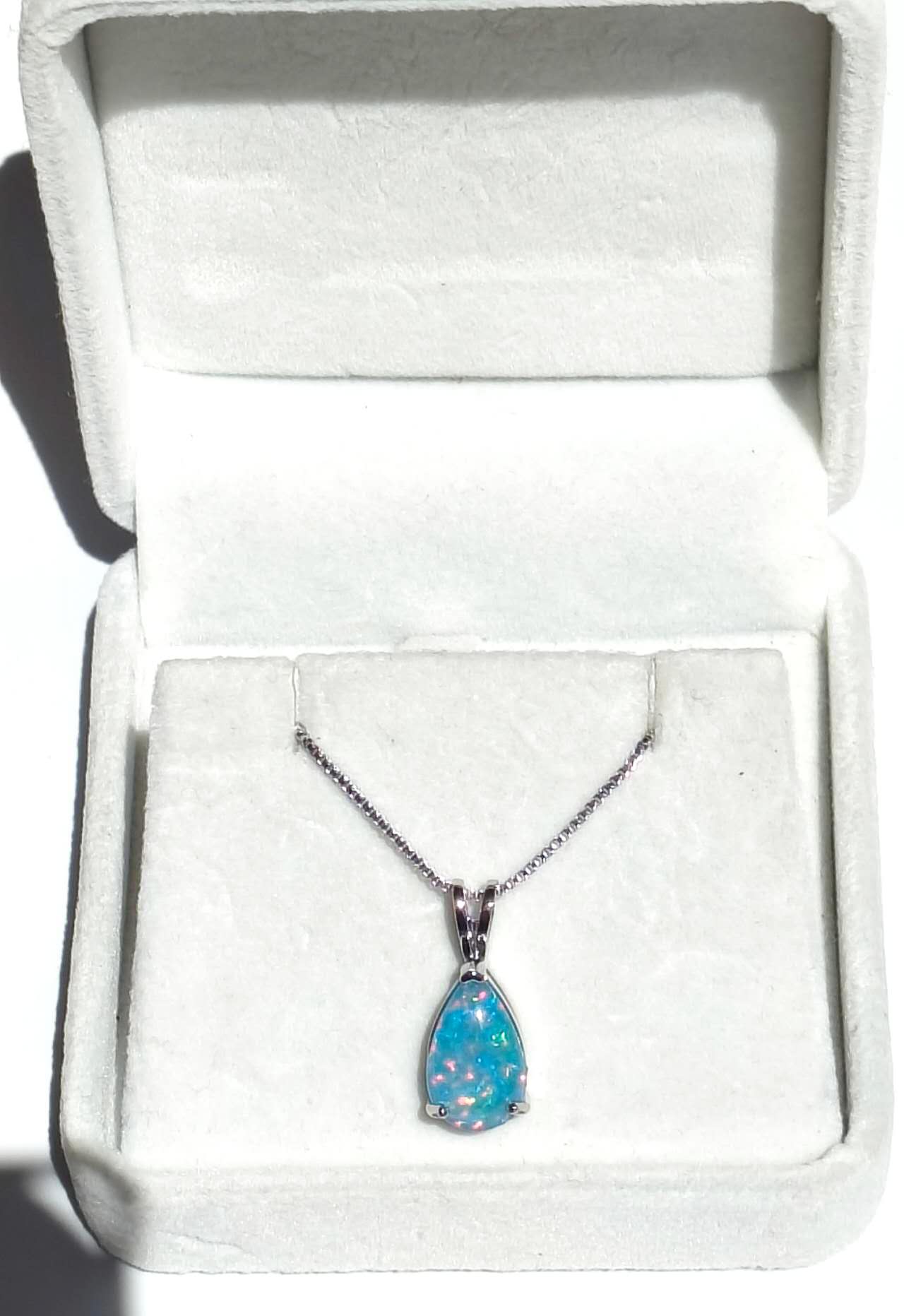 18K white gold plated teardrop-shaped opal necklace