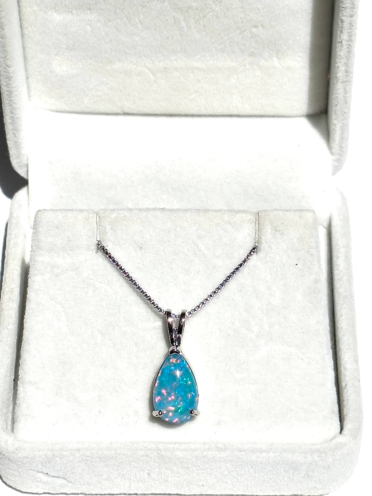 18K white gold plated teardrop-shaped opal necklace