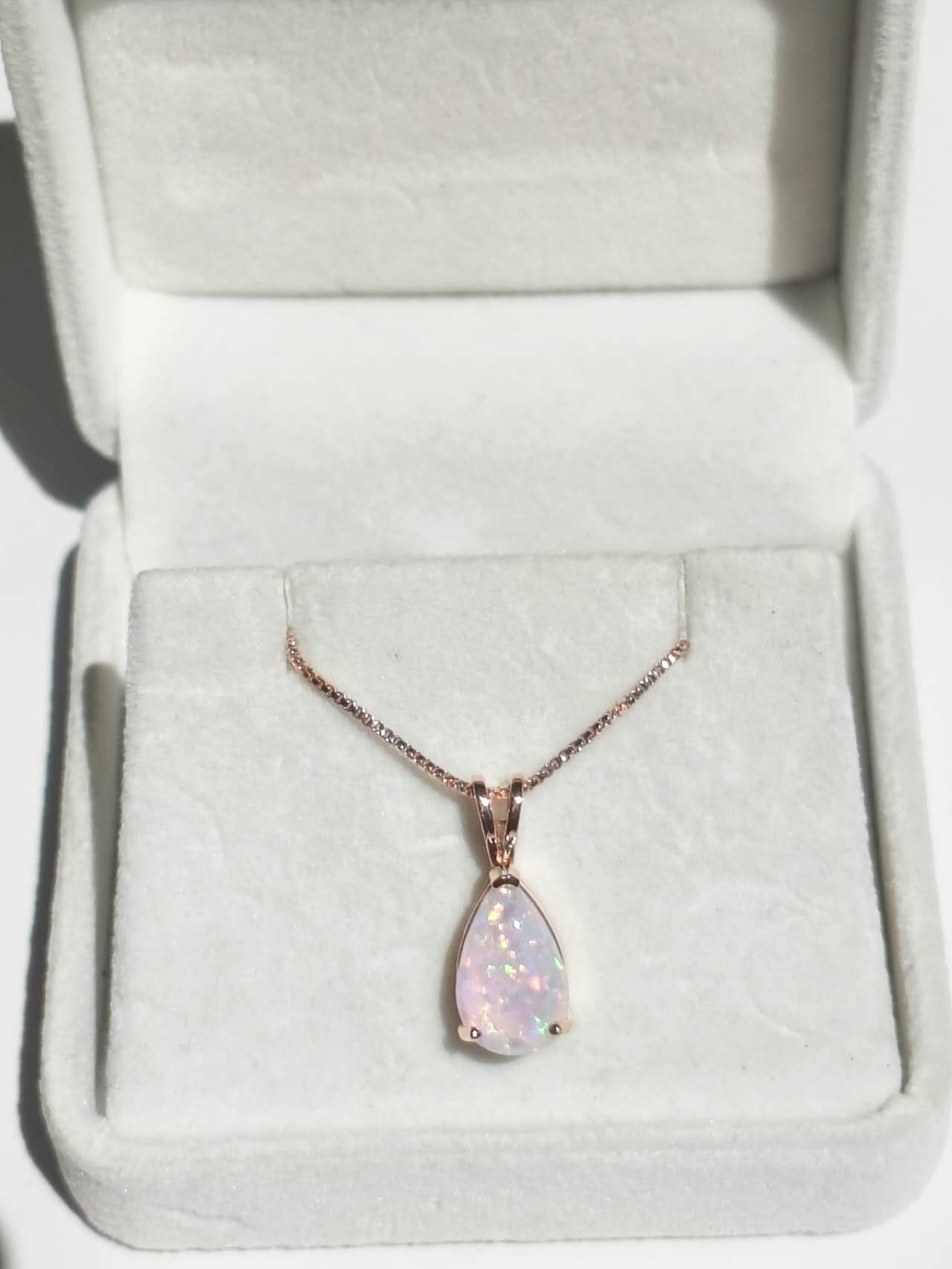 18K white gold plated teardrop-shaped opal necklace
