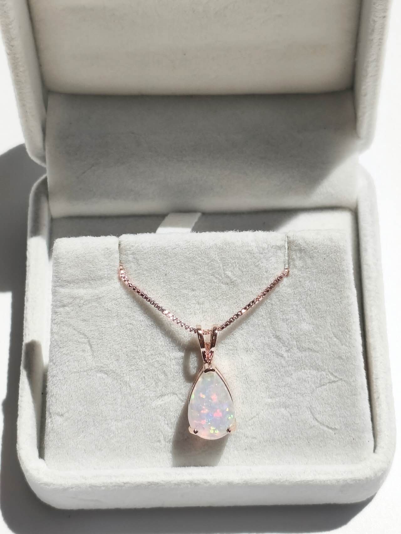 18K white gold plated teardrop-shaped opal necklace