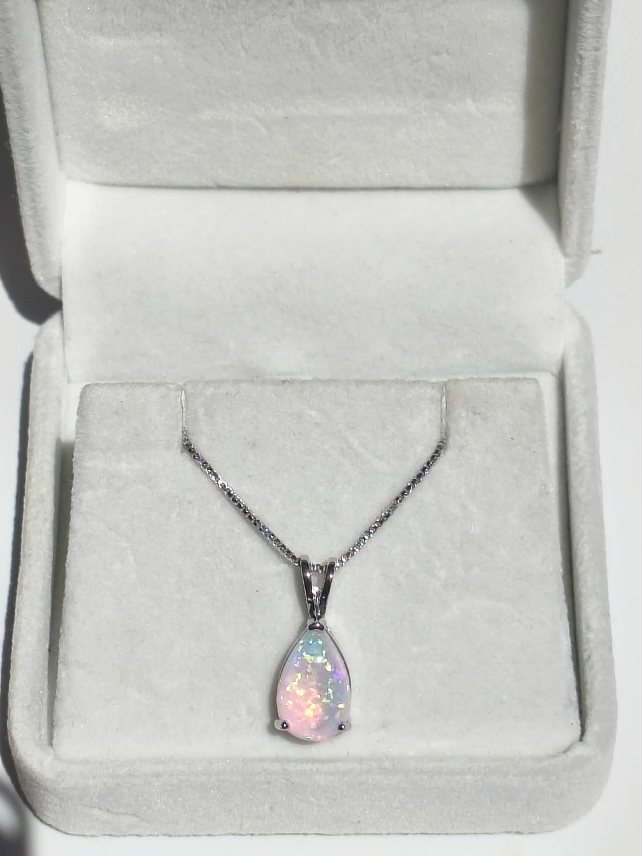 18K white gold plated teardrop-shaped opal necklace