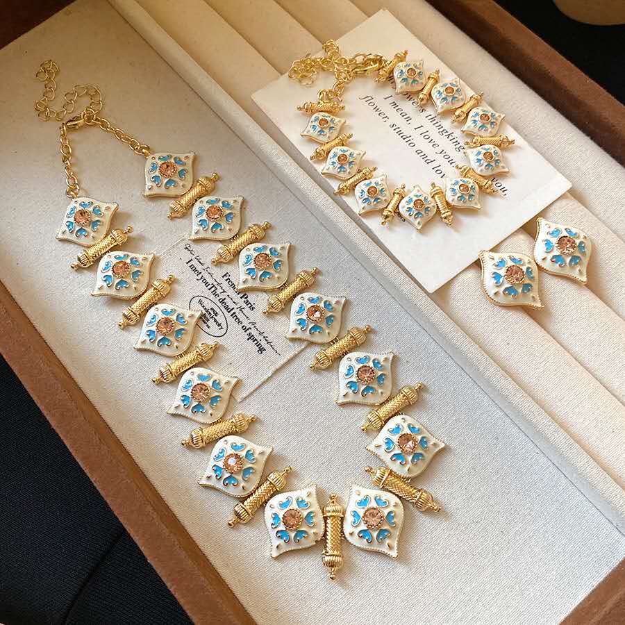 Parure de bijoux royale vintage en émail, collier ras-de-cou et boucles d'oreilles, zircon étincelant